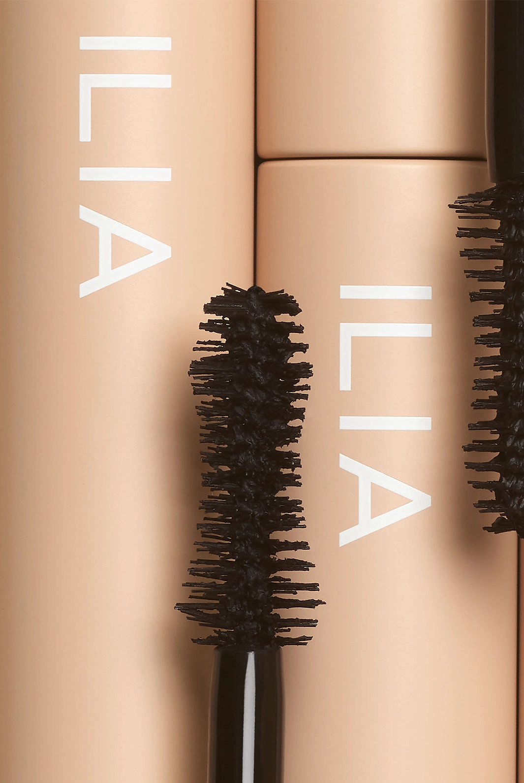 Fullest volumizing mascara
