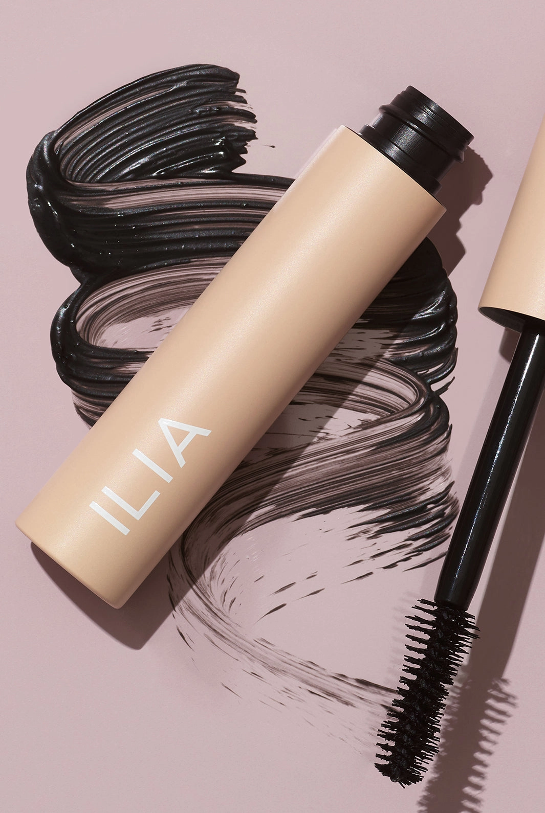 Fullest volumizing mascara