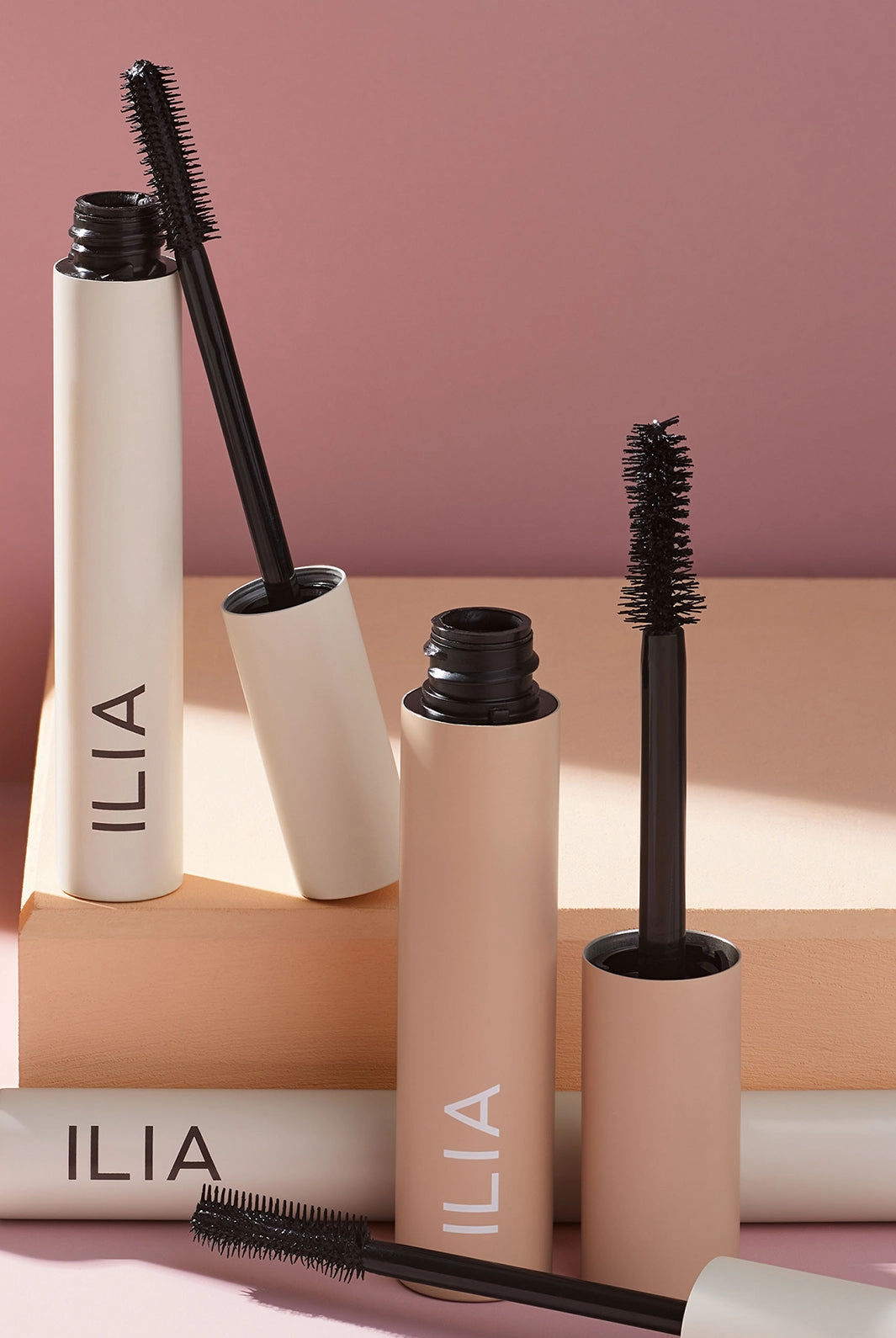 Fullest volumizing mascara