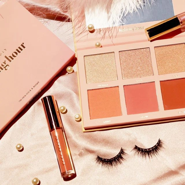 Kara Lighting Hour Blush & Highlight Palette