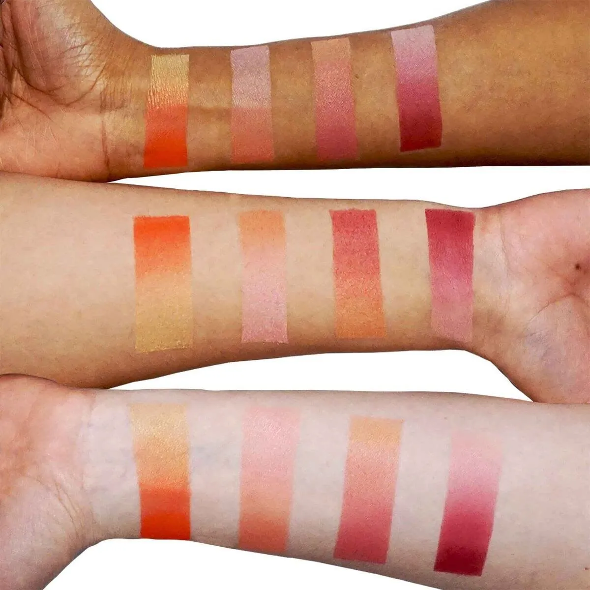 Kevyn Aucoin The Neo-Blush, Blush makeup compact: A trio palette of gradient colors. Blends pearl, satin & matte finishes for highlighting cheeks. Personalized looks - natural to pop of color