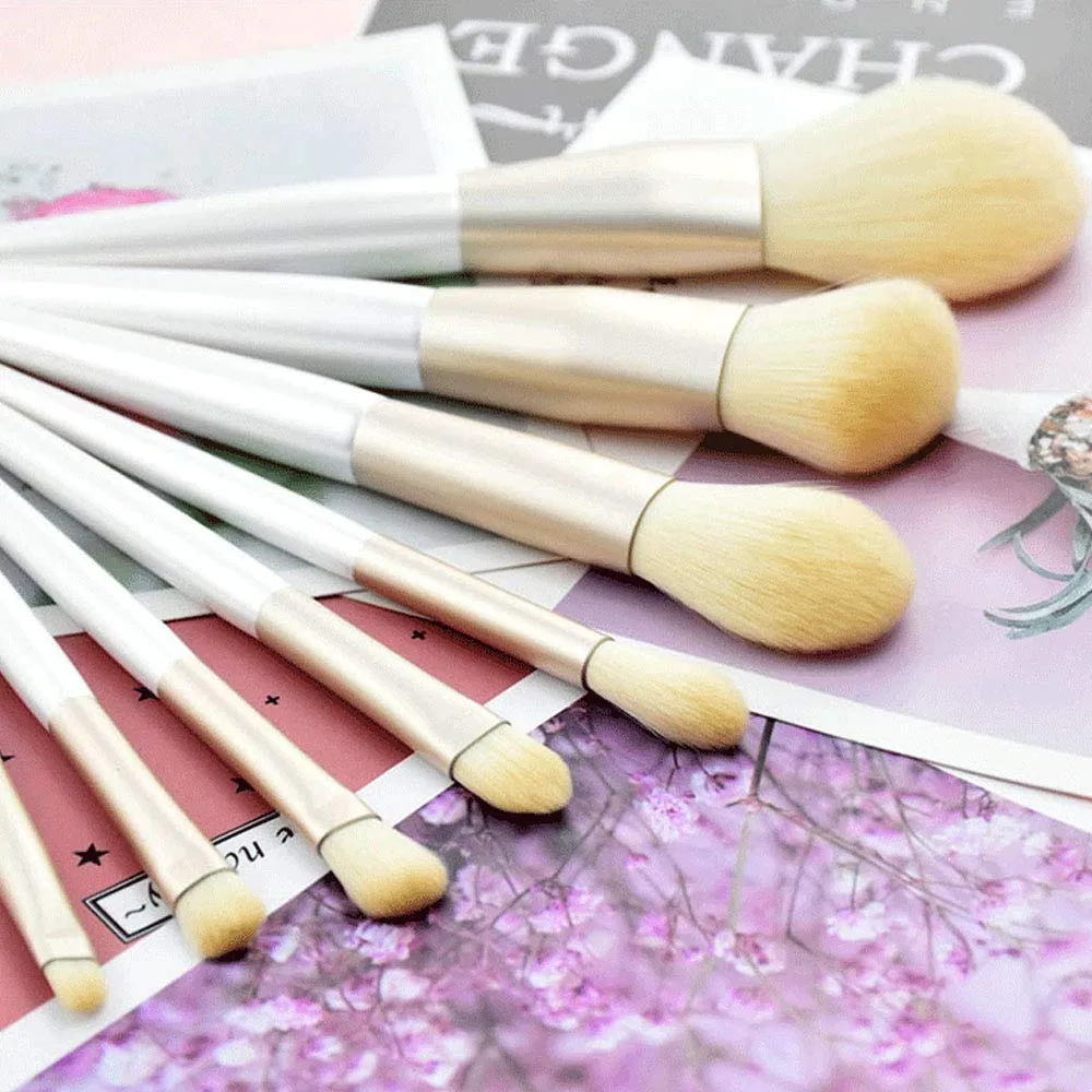 Makeup Brushes Set 8PCs Professional Makeup Brushes,Soft and Odor-free Natural Synthetic Bristles,for Face Powder Blush Eyeshadow Brushes Tool Kit (Red)