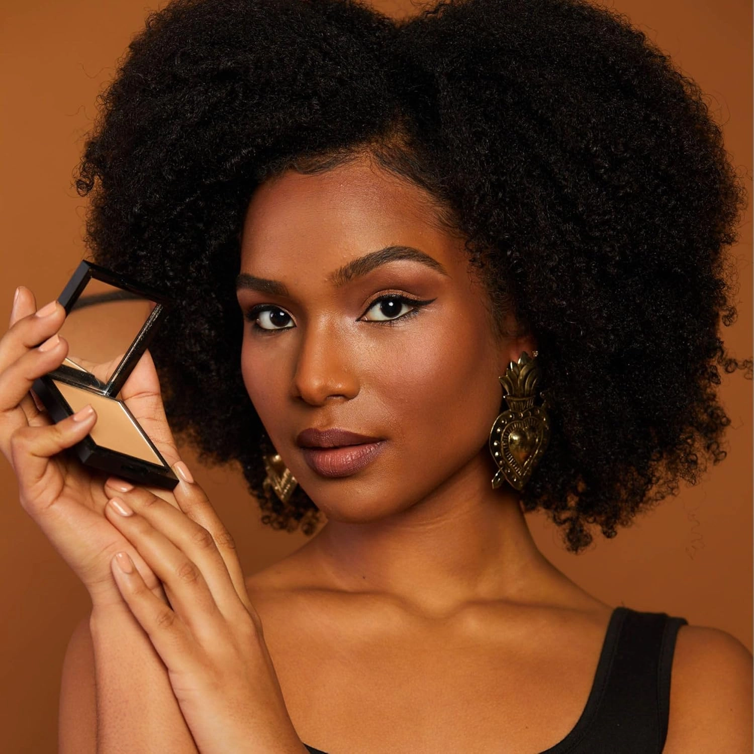 REINA REBELDE Cafecito Latte -Coffee with Milk Shade On Your Face Finishing Powder | Enriched with Avocado and Rose Oil | Long-Lasting | Setting Powder with Matte Finish Latte shade